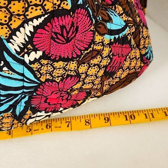 VERA BRADLEY Large Floral Quilted Light-weight Travel Overnighter Travel Duffle - Picture 9 of 11